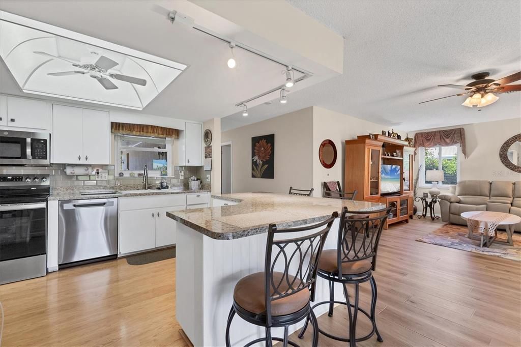 Active With Contract: $257,500 (2 beds, 2 baths, 1505 Square Feet)