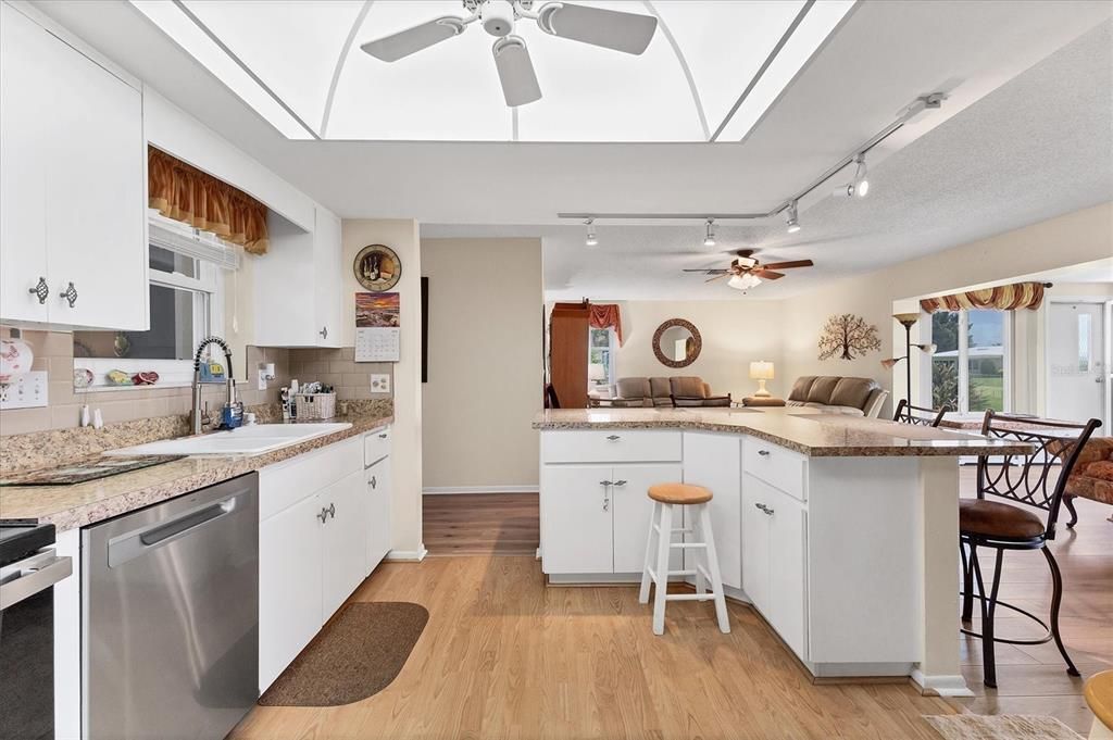 Active With Contract: $257,500 (2 beds, 2 baths, 1505 Square Feet)