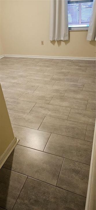 For Sale: $149,900 (2 beds, 2 baths, 897 Square Feet)