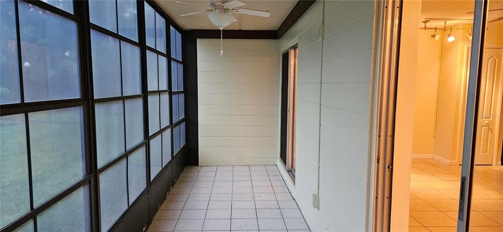 For Sale: $149,900 (2 beds, 2 baths, 897 Square Feet)