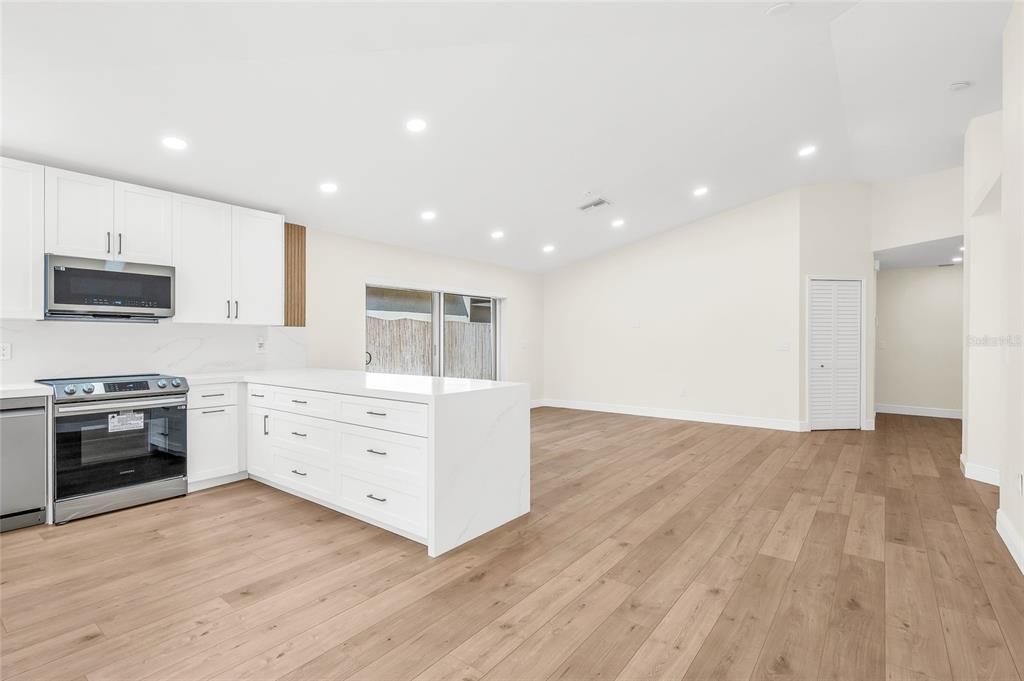 Active With Contract: $569,000 (3 beds, 2 baths, 1452 Square Feet)