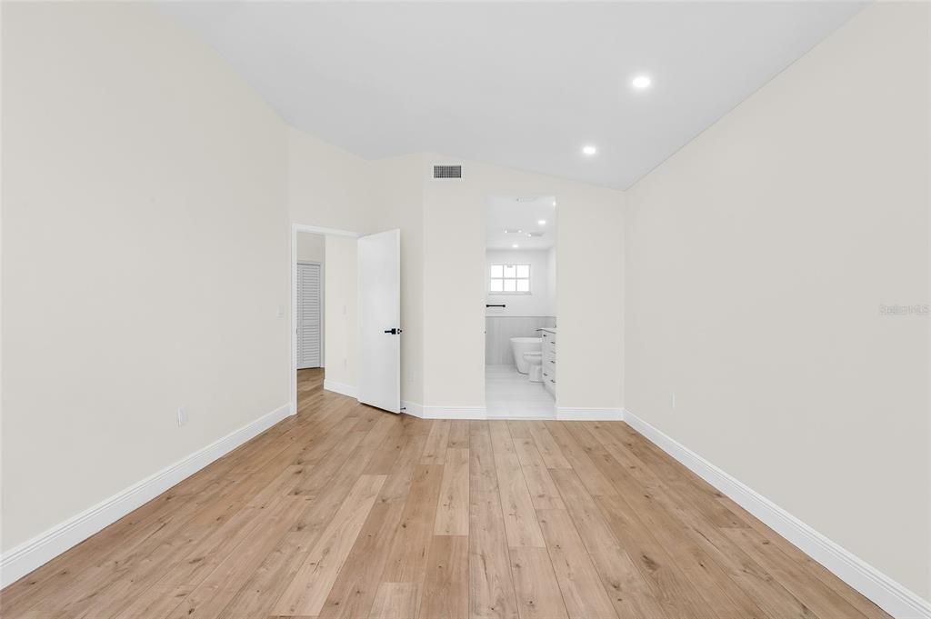 Active With Contract: $569,000 (3 beds, 2 baths, 1452 Square Feet)