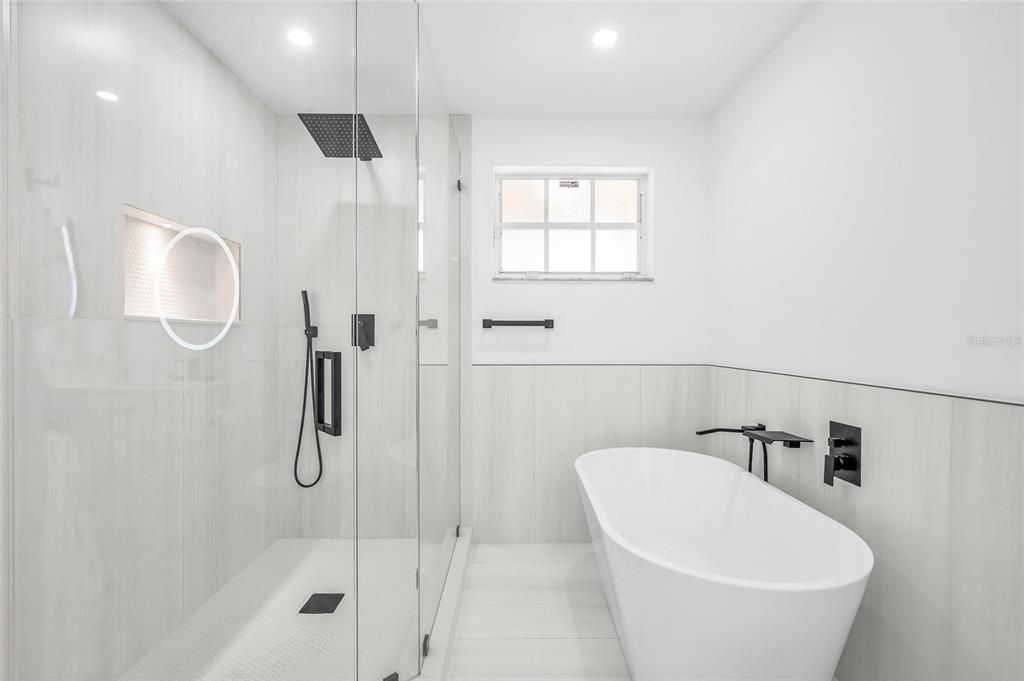 Active With Contract: $569,000 (3 beds, 2 baths, 1452 Square Feet)