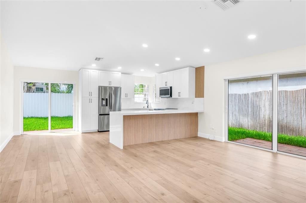 Active With Contract: $569,000 (3 beds, 2 baths, 1452 Square Feet)