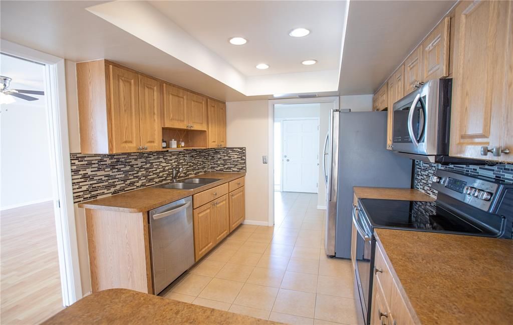 待售: $520,000 (2 贝兹, 2 浴室, 1824 平方英尺)