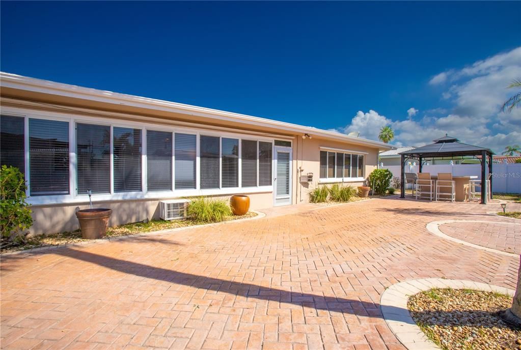 待售: $520,000 (2 贝兹, 2 浴室, 1824 平方英尺)