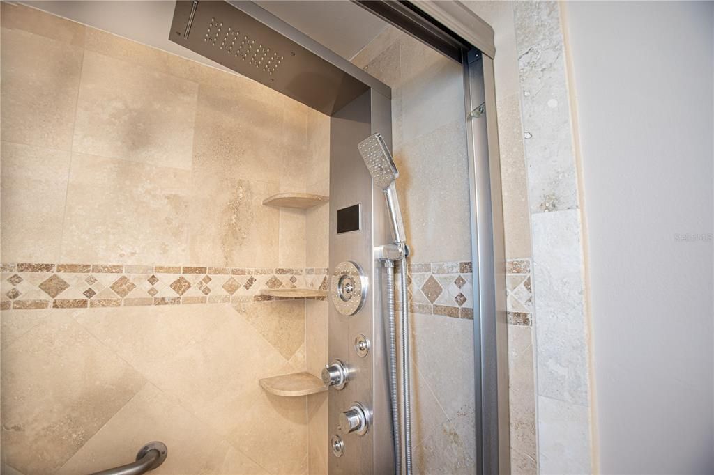 待售: $520,000 (2 贝兹, 2 浴室, 1824 平方英尺)