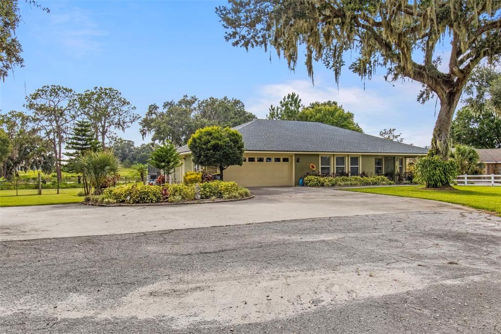 Recently Sold: $699,999 (3 beds, 2 baths, 2460 Square Feet)