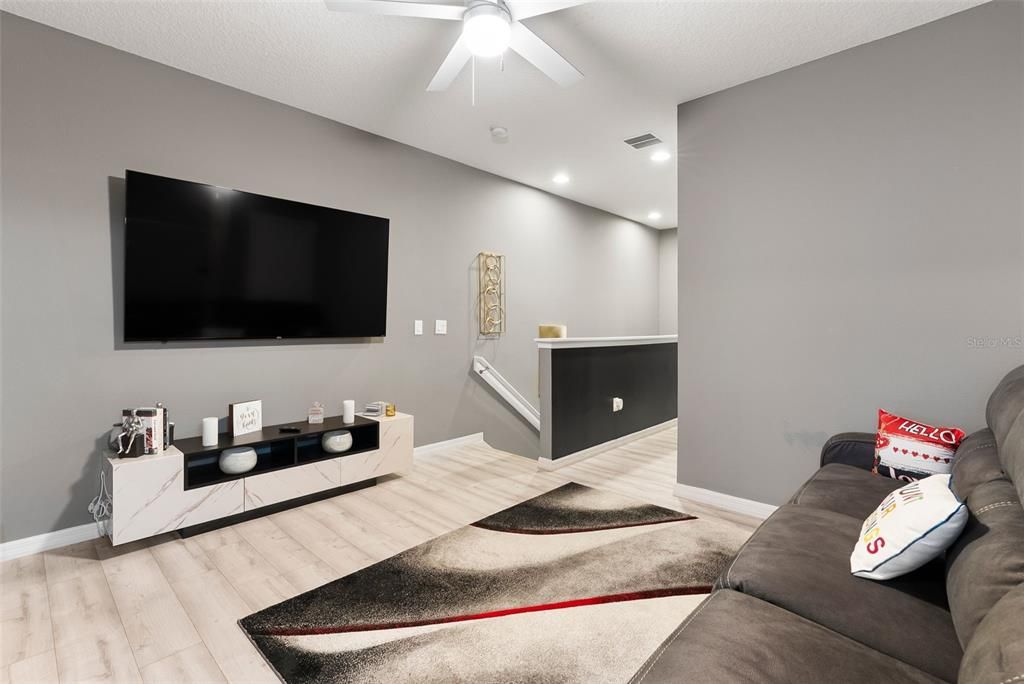 合同活跃: $370,000 (3 贝兹, 2 浴室, 1846 平方英尺)