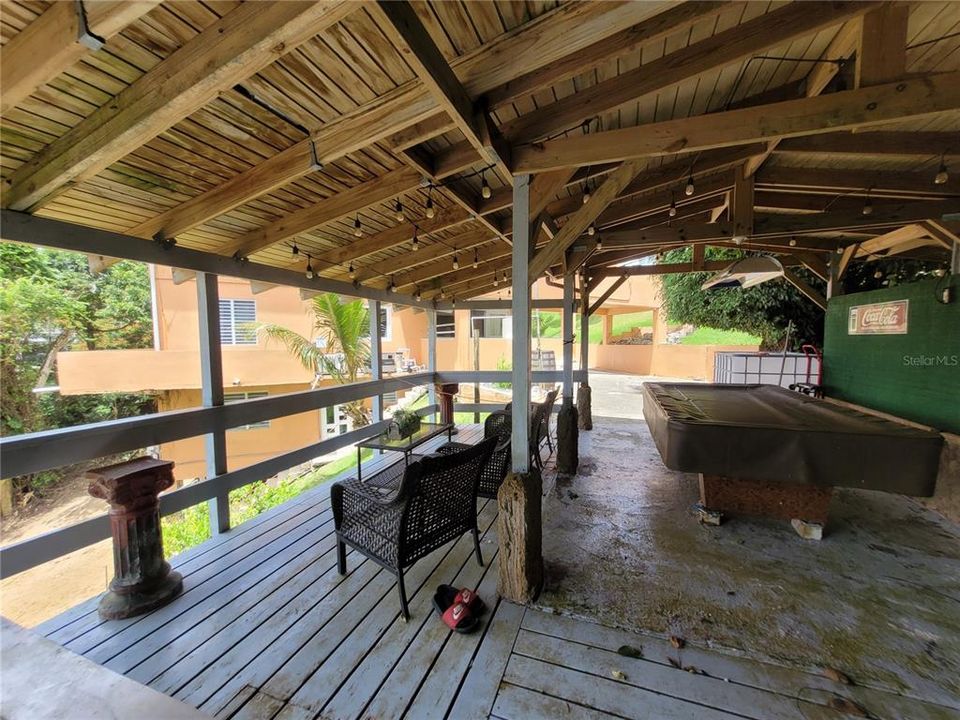 For Sale: $350,000 (5 beds, 3 baths, 2565 Square Feet)