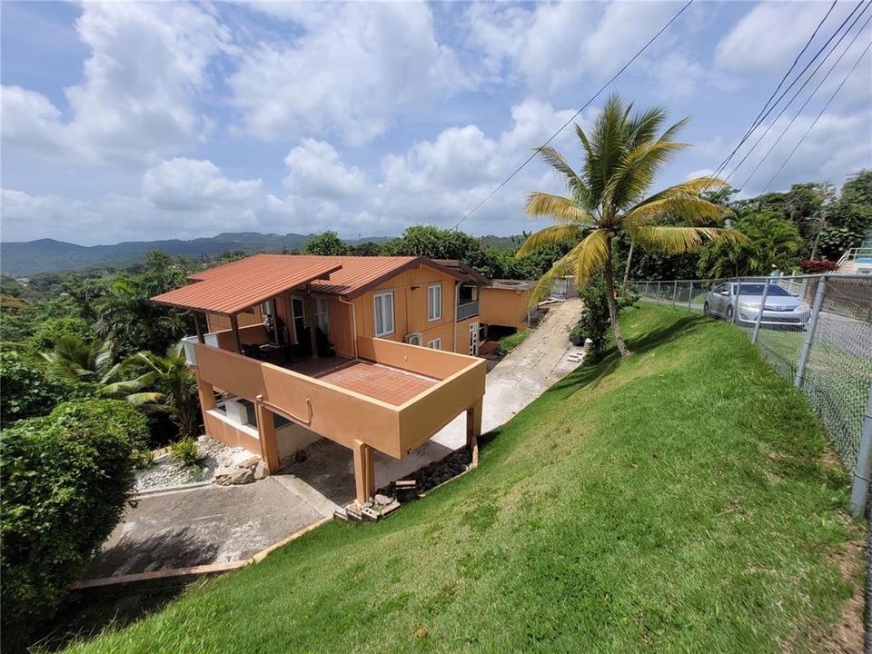 For Sale: $350,000 (5 beds, 3 baths, 2565 Square Feet)