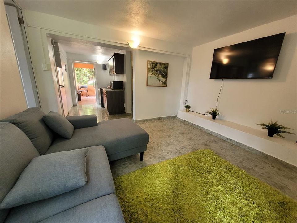 For Sale: $350,000 (5 beds, 3 baths, 2565 Square Feet)