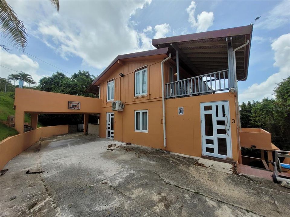 For Sale: $350,000 (5 beds, 3 baths, 2565 Square Feet)