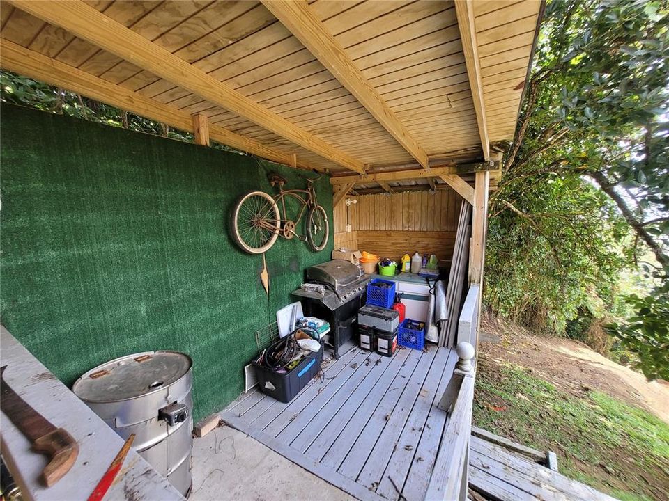 For Sale: $350,000 (5 beds, 3 baths, 2565 Square Feet)