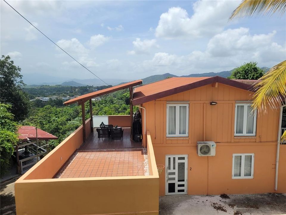 For Sale: $350,000 (5 beds, 3 baths, 2565 Square Feet)