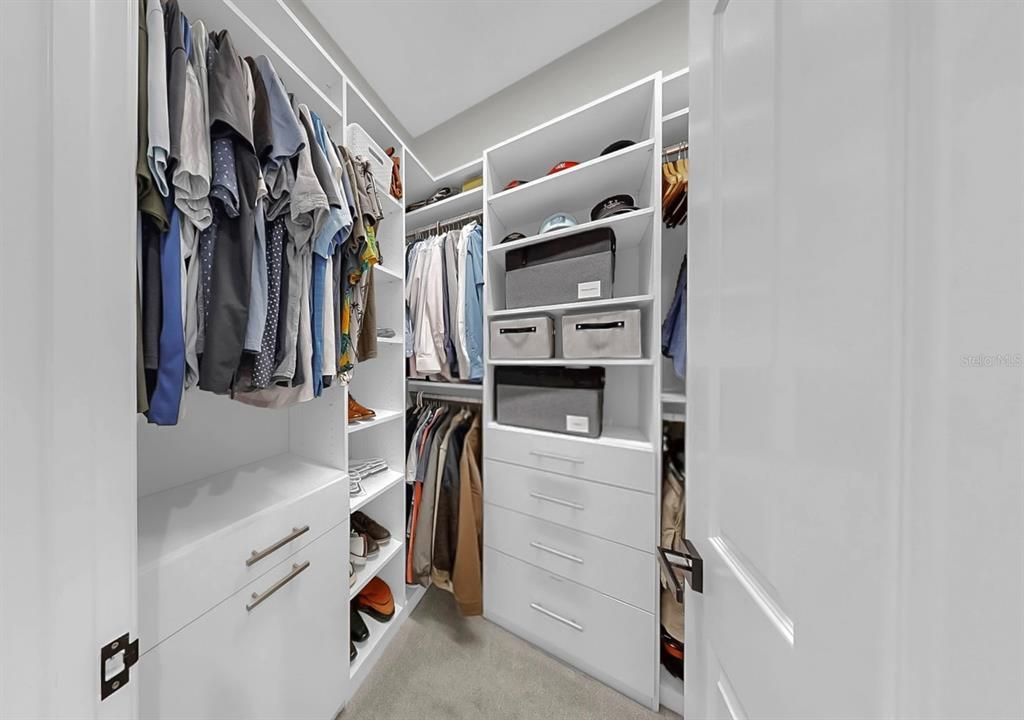 For Sale: $1,099,000 (4 beds, 3 baths, 2932 Square Feet)