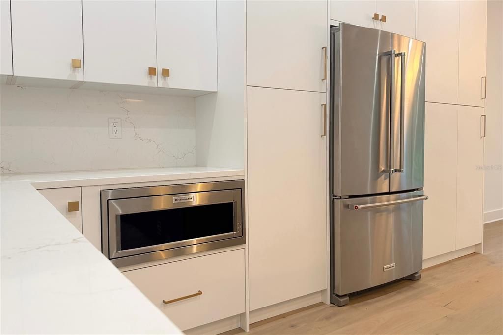 Activo con contrato: $854,000 (4 camas, 3 baños, 2167 Pies cuadrados)