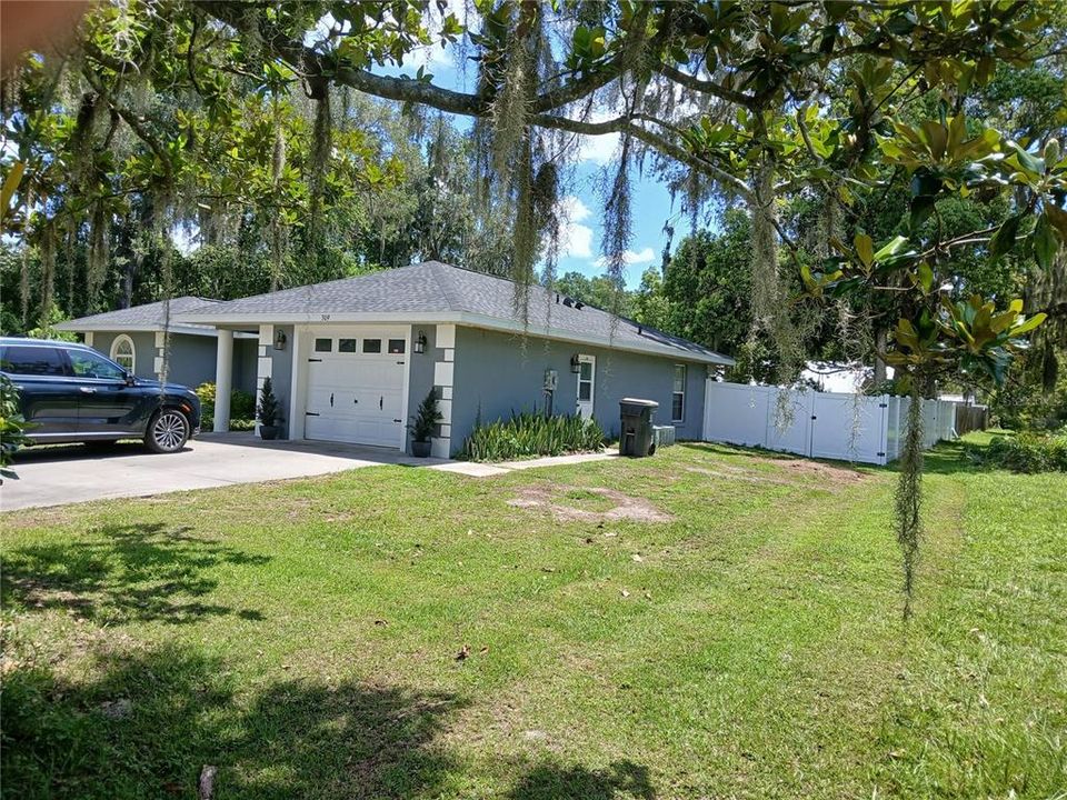 For Sale: $299,000 (3 beds, 2 baths, 1248 Square Feet)