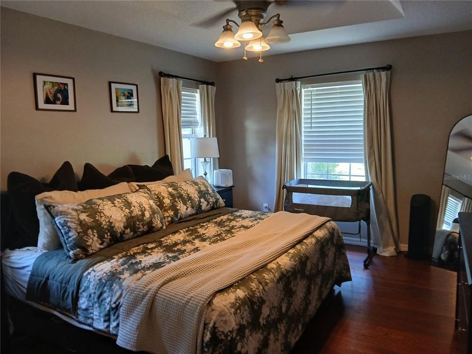 Spacious mst bedroom