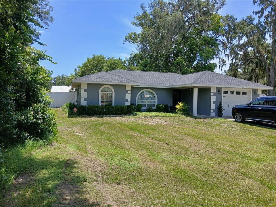 For Sale: $299,000 (3 beds, 2 baths, 1248 Square Feet)
