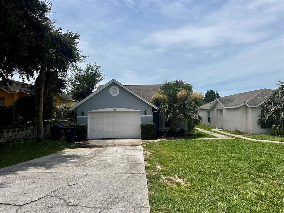 Active With Contract: $250,000 (2 beds, 2 baths, 1125 Square Feet)