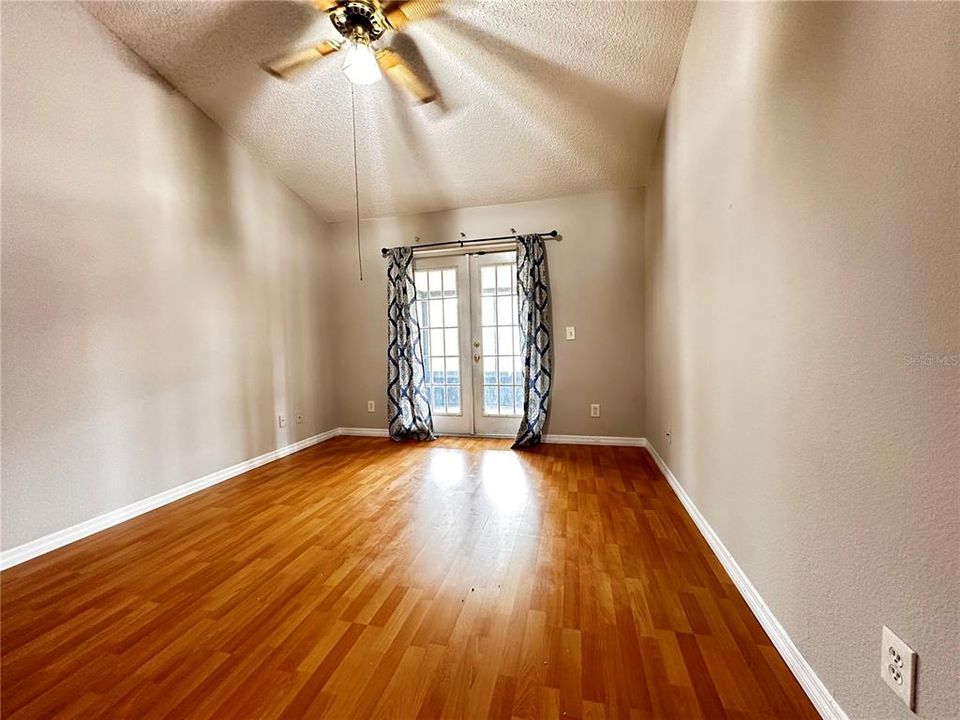 Active With Contract: $250,000 (2 beds, 2 baths, 1125 Square Feet)