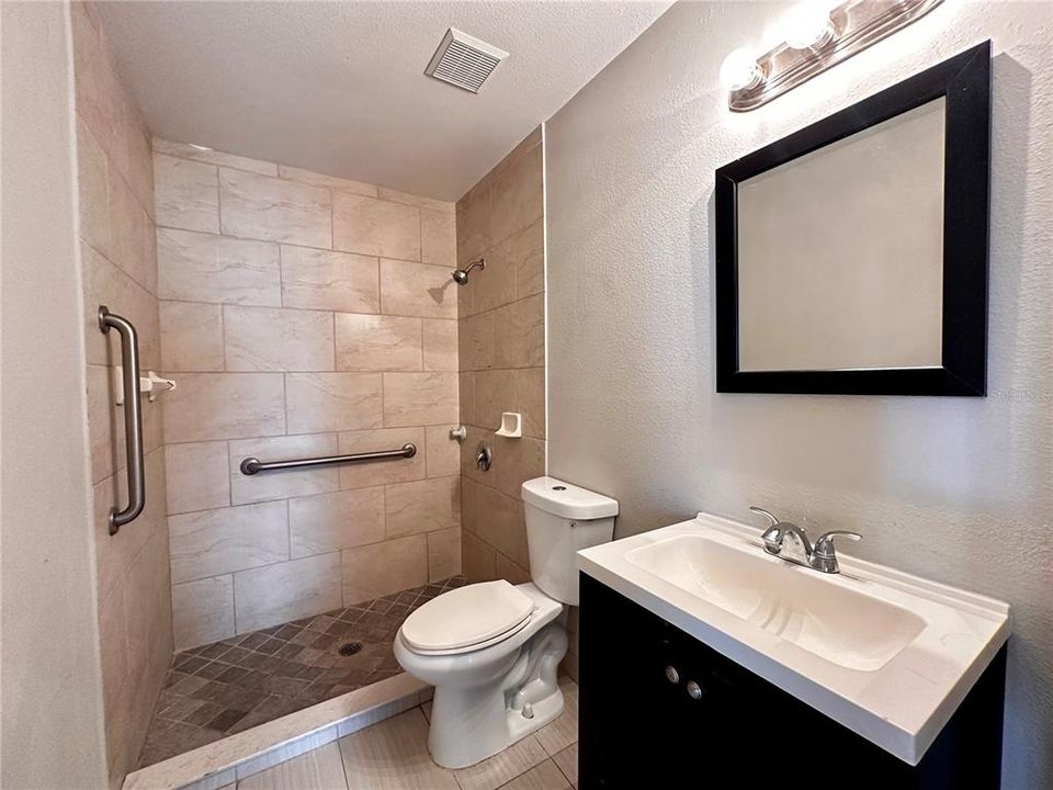 Active With Contract: $250,000 (2 beds, 2 baths, 1125 Square Feet)