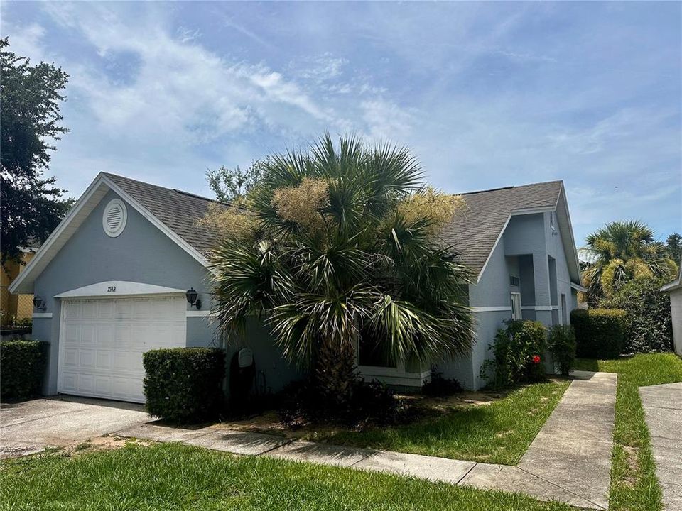 Active With Contract: $250,000 (2 beds, 2 baths, 1125 Square Feet)