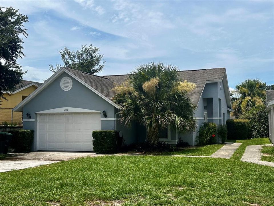 Active With Contract: $250,000 (2 beds, 2 baths, 1125 Square Feet)