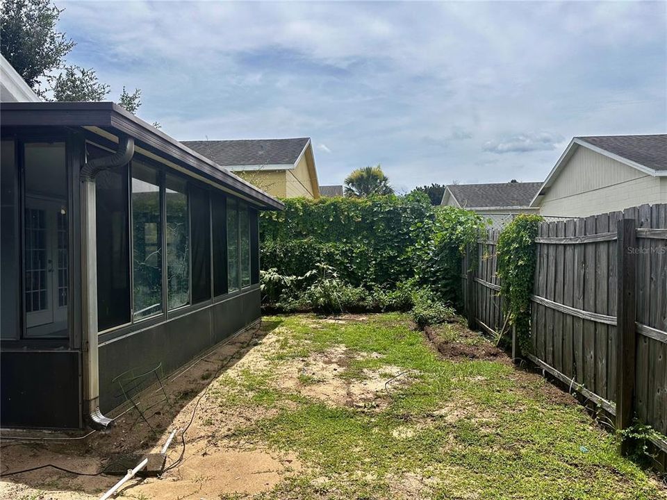 Active With Contract: $250,000 (2 beds, 2 baths, 1125 Square Feet)