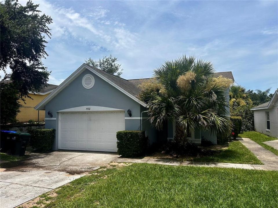 Active With Contract: $250,000 (2 beds, 2 baths, 1125 Square Feet)