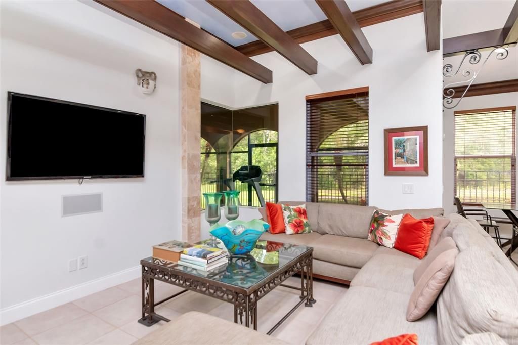 Под контрактом: $999,990 (5 спален, 5 ванн, 3720 Квадратных фут)