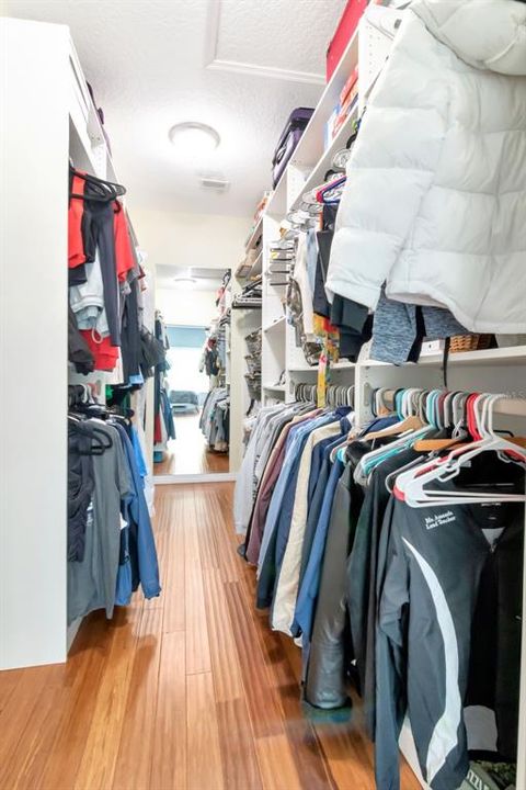 Под контрактом: $999,990 (5 спален, 5 ванн, 3720 Квадратных фут)