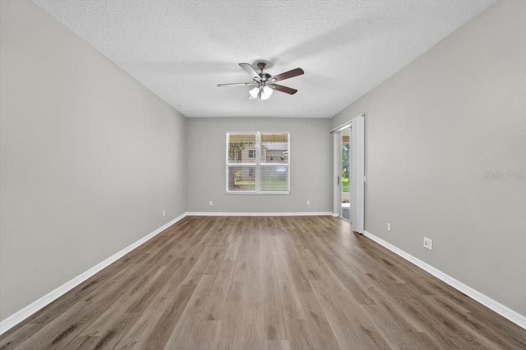 Activo con contrato: $534,900 (4 camas, 3 baños, 3423 Pies cuadrados)