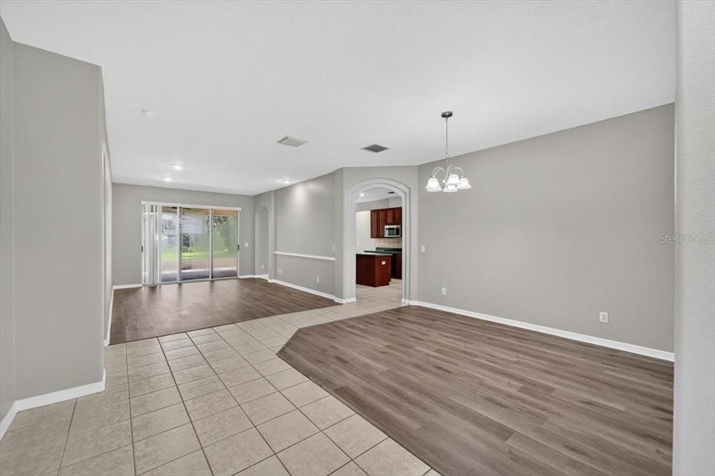 Activo con contrato: $534,900 (4 camas, 3 baños, 3423 Pies cuadrados)