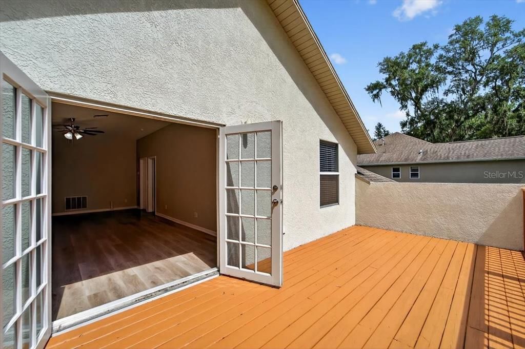 Activo con contrato: $534,900 (4 camas, 3 baños, 3423 Pies cuadrados)