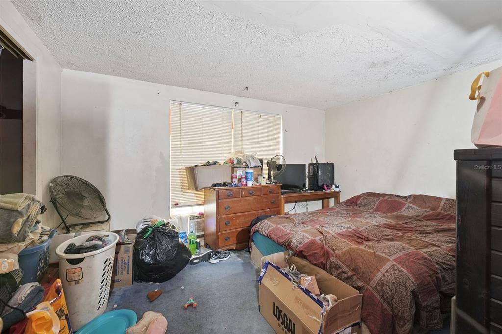 待售: $225,000 (4 贝兹, 3 浴室, 2047 平方英尺)