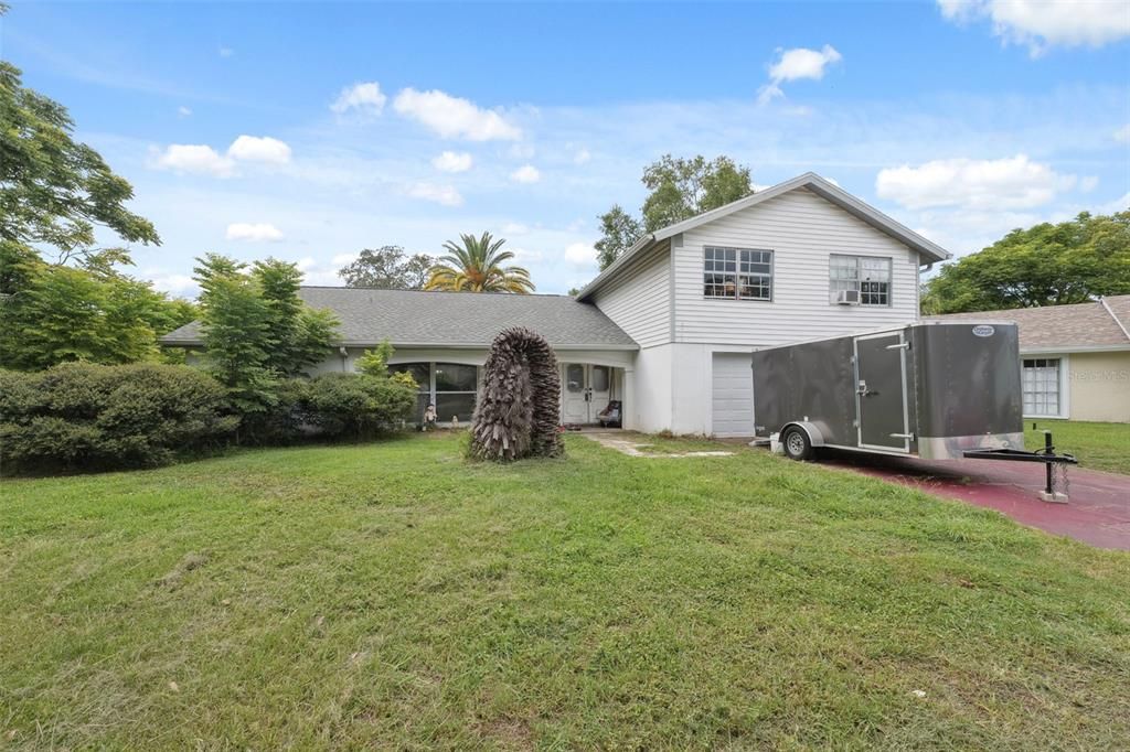 待售: $225,000 (4 贝兹, 3 浴室, 2047 平方英尺)