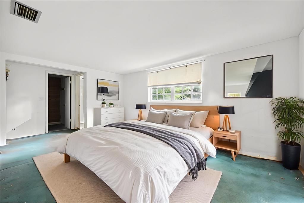 待售: $225,000 (4 贝兹, 3 浴室, 2047 平方英尺)