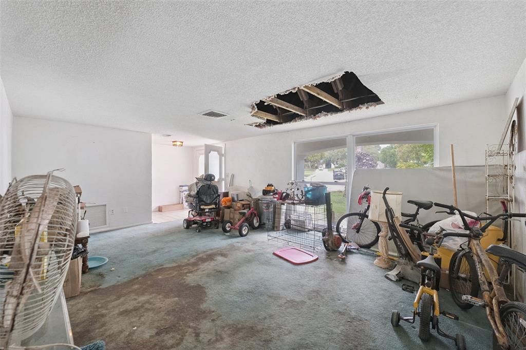 待售: $225,000 (4 贝兹, 3 浴室, 2047 平方英尺)