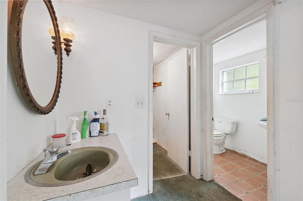 待售: $225,000 (4 贝兹, 3 浴室, 2047 平方英尺)