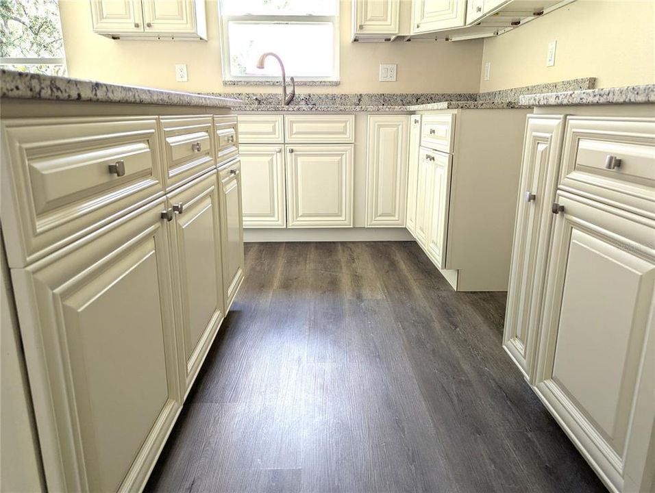 For Sale: $315,000 (3 beds, 2 baths, 1401 Square Feet)