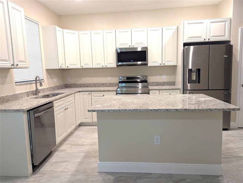 For Sale: $315,000 (3 beds, 2 baths, 1401 Square Feet)