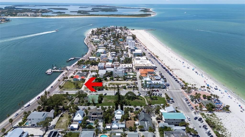 На продажу: $4,750,000 (0.17 acres)