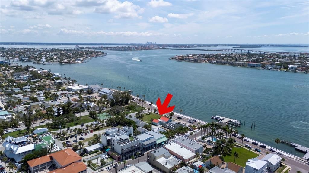 На продажу: $4,750,000 (0.17 acres)