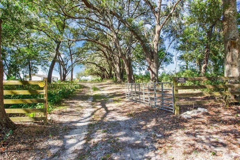 На продажу: $289,000 (4 спален, 2 ванн, 2050 Квадратных фут)