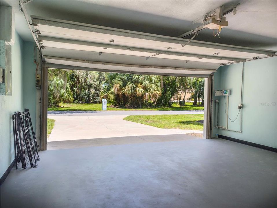 For Sale: $389,000 (3 beds, 2 baths, 1610 Square Feet)