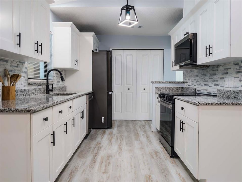 For Sale: $389,000 (3 beds, 2 baths, 1610 Square Feet)