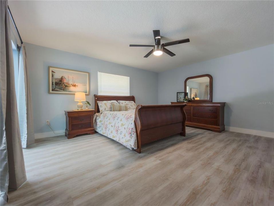 For Sale: $389,000 (3 beds, 2 baths, 1610 Square Feet)