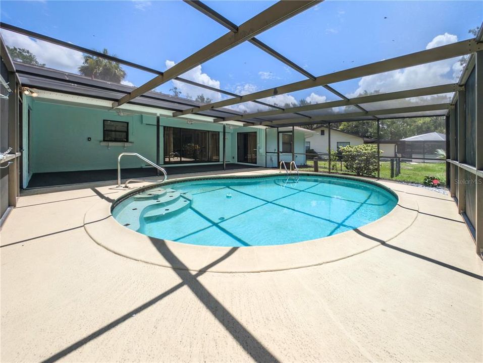 For Sale: $389,000 (3 beds, 2 baths, 1610 Square Feet)